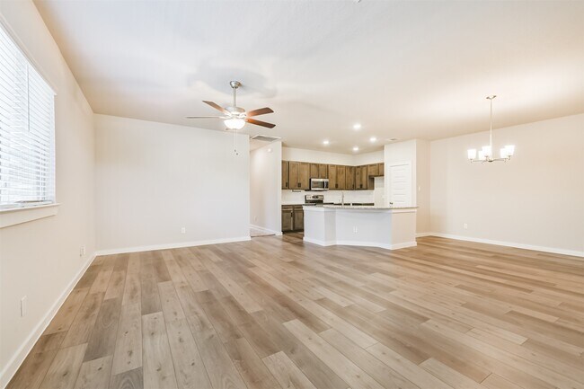 Foto del edificio - 25124 Pacific Wren Dr