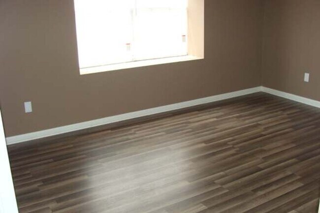 Building Photo - Deltona 2 bedroom home