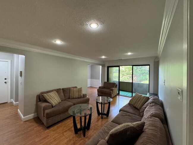 Foto del edificio - 38K Shrewsbury Green Dr