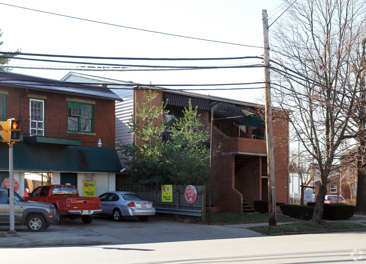 Primary Photo - Peppertree Apts