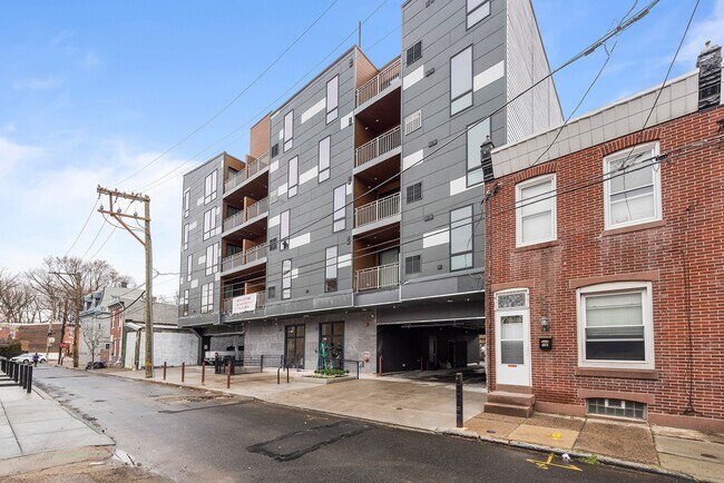 Building Photo - 438 Memphis St