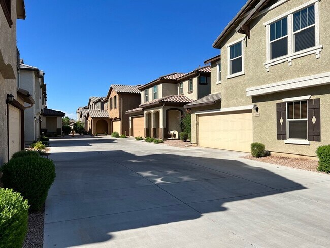 Building Photo - 2880 E Binner Dr