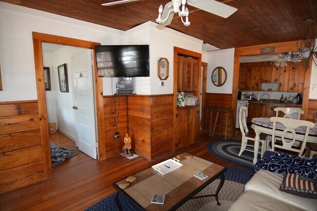 Foto del edificio - 36 12th Rd