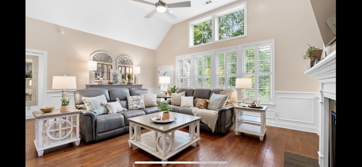 Foto principal - 437 Chapel Grove Ln