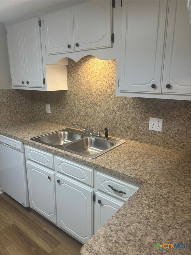 Foto del edificio - 104 Milann St