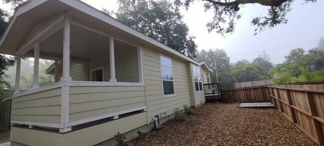 Building Photo - Single story home minutes from Graton and ...