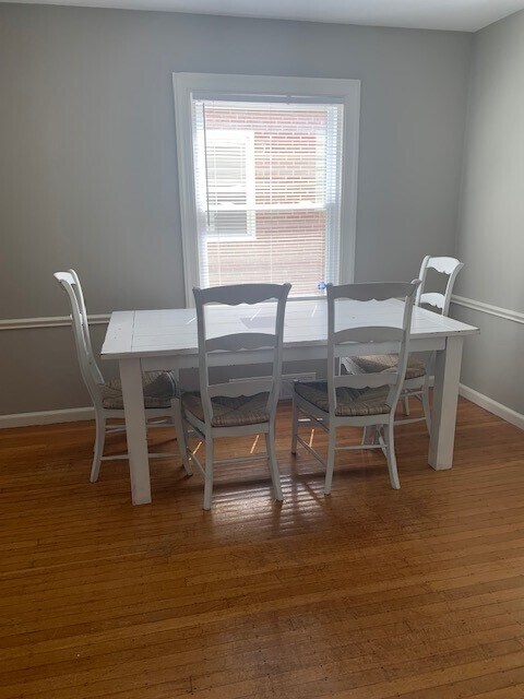 Building Photo - 641 W 44th St