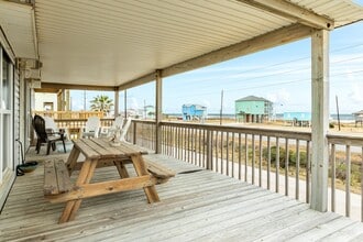 Building Photo - 23012 Verano Dr