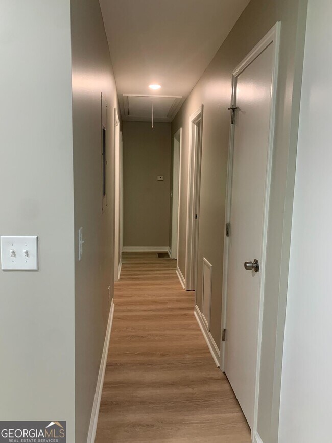 Building Photo - 110 Walker Woods Dr