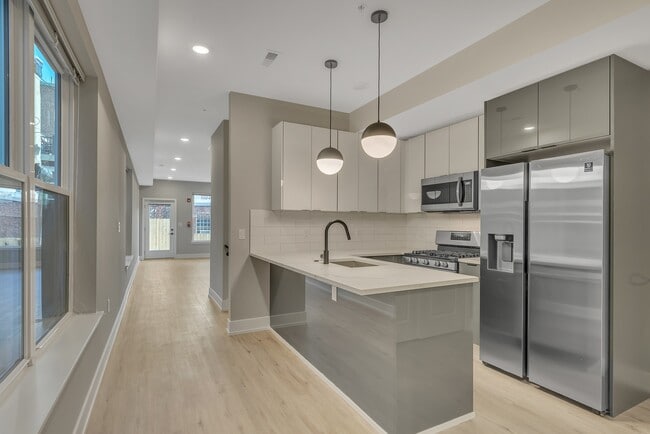 Building Photo - 937 N 29th St