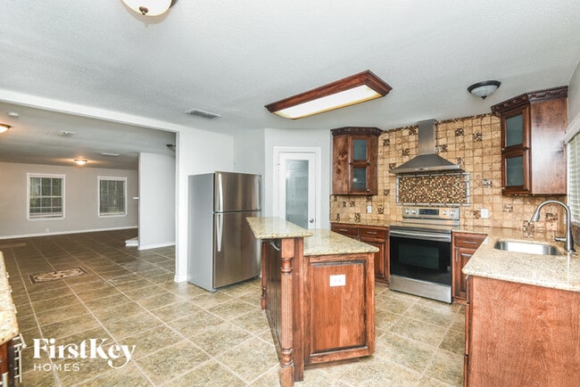 Foto del edificio - 7018 Glenshire Dr