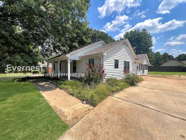 Foto del edificio - 8840 Cypress Cove