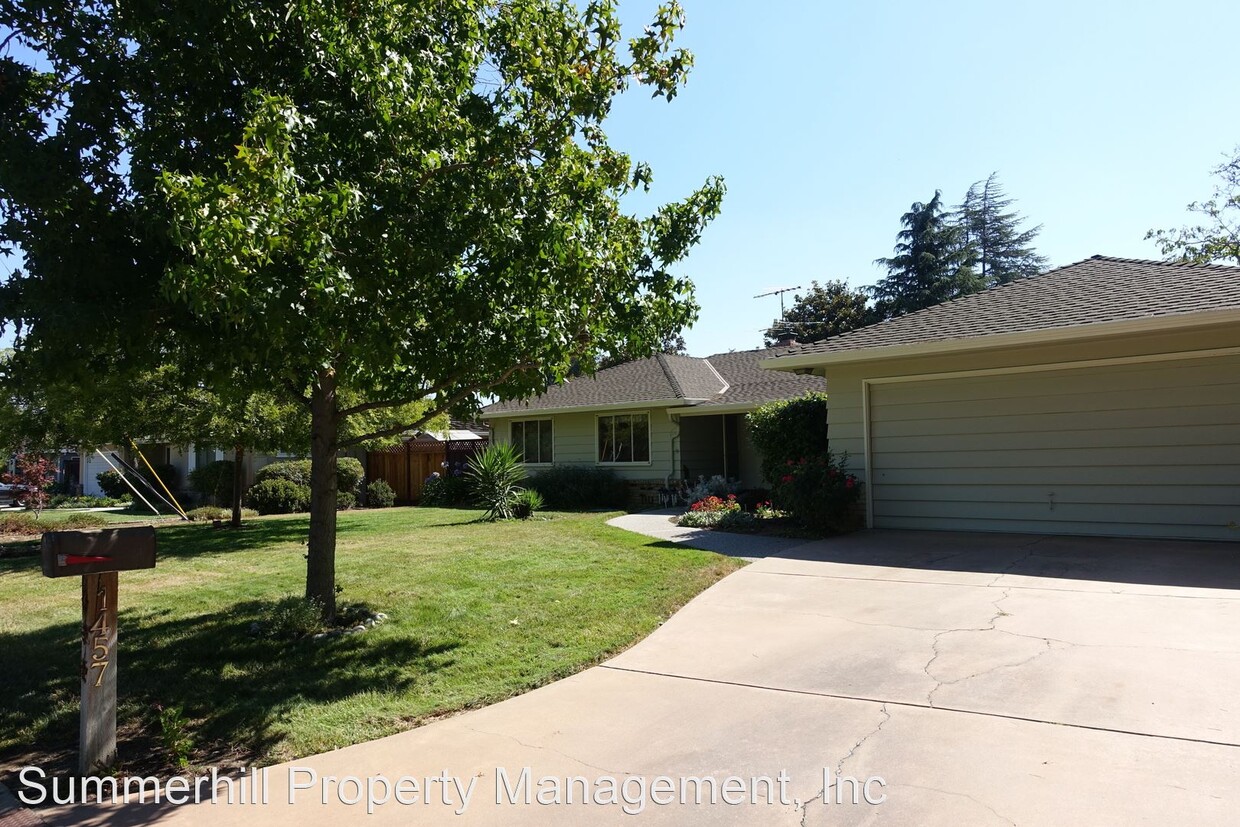 3 br, 2.5 bath House - 1457 Ravenswood Dr Photo