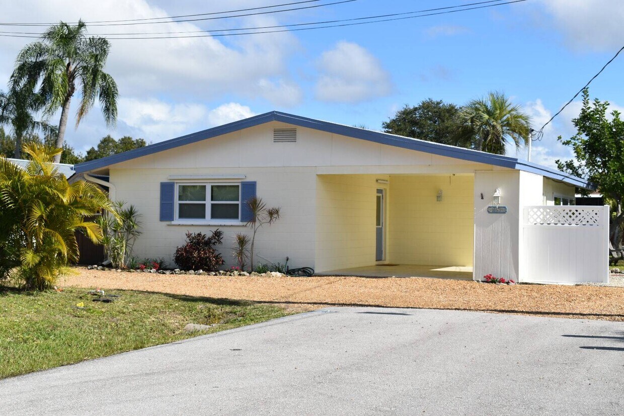 Primary Photo - 1080 Haste Ln