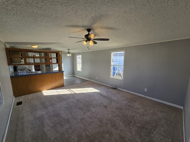 Foto del edificio - 700 W Ridgeway Ave