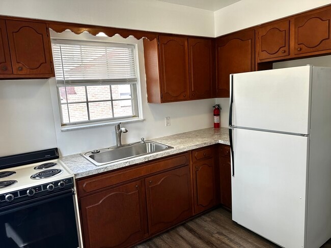 Kitchen - 3933 Clareridge Dr