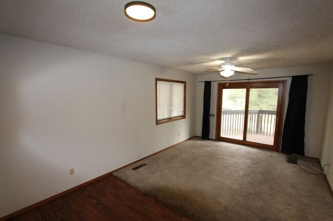 Foto del edificio - 1-Bedroom Country Club Condo | Lower-Level Unit | Large Deck | Washer & Dryer