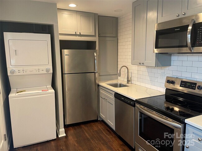 Foto del edificio - 1826 Merriman Ave