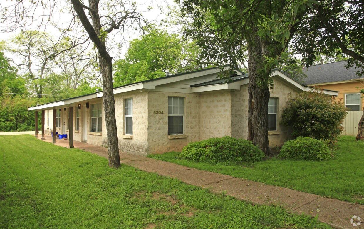 Building Photo - 5300-5304 Duval St