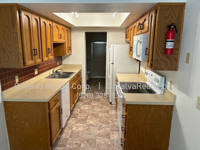 Foto del edificio - 1200 E River Rd