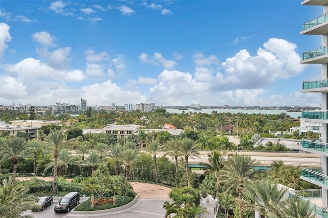 Foto del edificio - 10295 Collins Ave