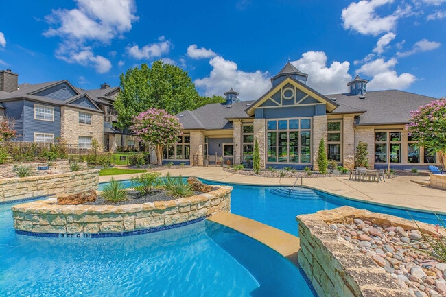 Building Photo - Falls Round Rock