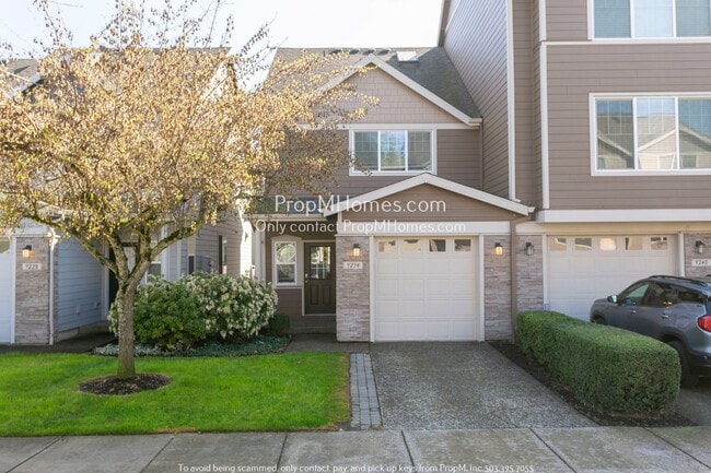 Building Photo - Spacious Three Bedroom Townhome in Tualatin!
