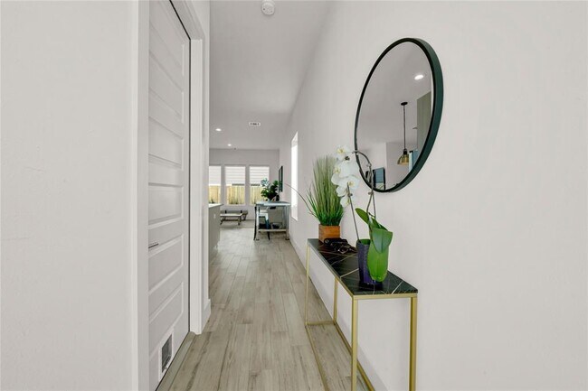 Foto del edificio - 4016 St Peter Ln