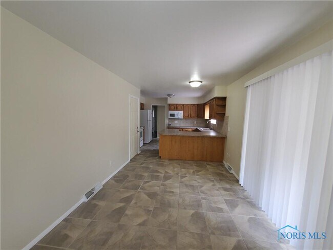 Building Photo - 1531 Eaton Dr
