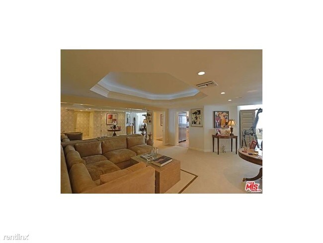 Building Photo - 430 N Oakhurst Dr