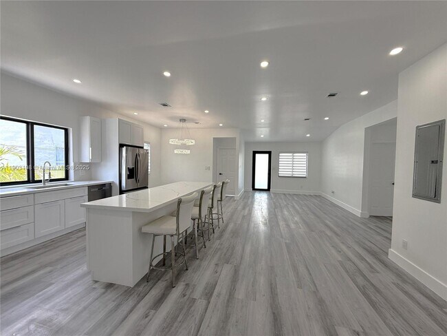 Foto del edificio - 240 SW 55th Ave