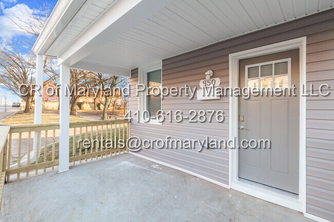 Building Photo - WAITLIST APPLICATIONS ONLY
