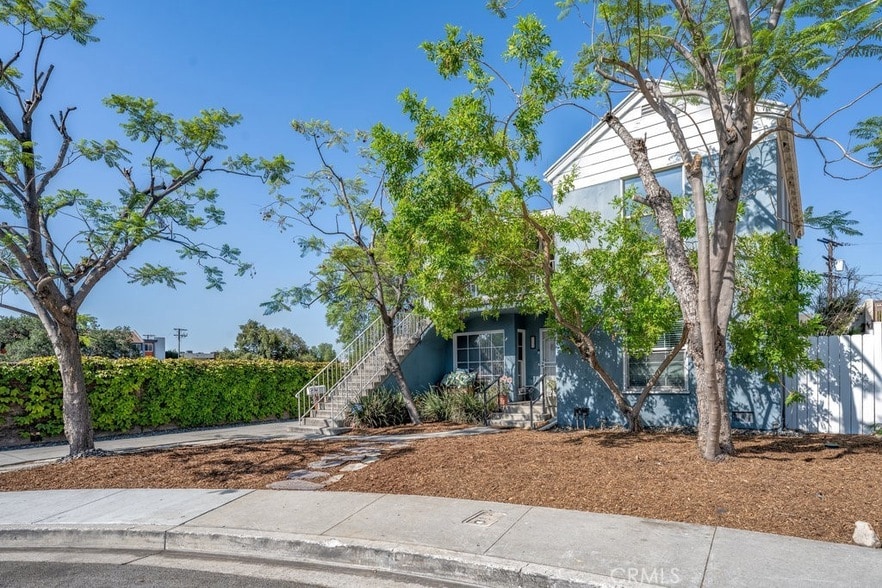 Primary Photo - 711 N Howard St