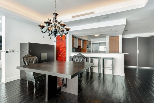 Building Photo - 1331 Brickell Bay Dr