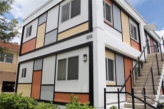 Building Photo - 1255 NE 128th St