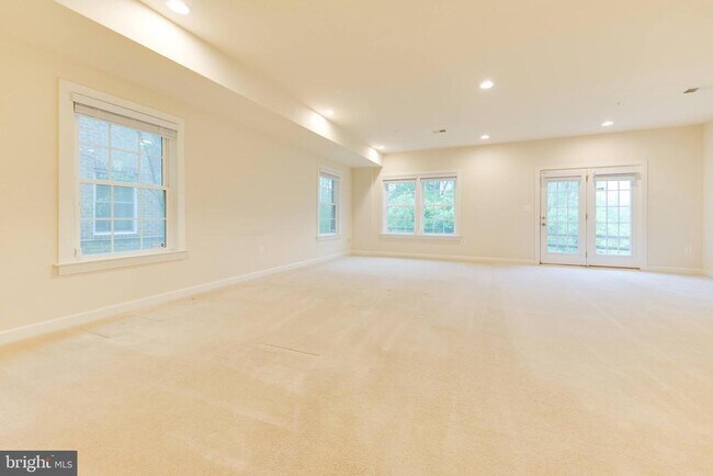 Foto del edificio - 5255 Stream Bank Ln