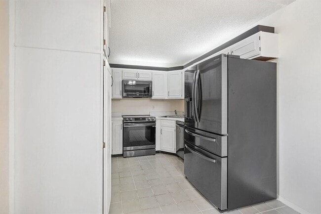 Photo - 13770 Oneida Dr Apartment