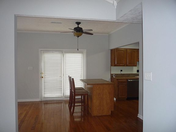 Building Photo - 8517 Cypress Lake Dr E