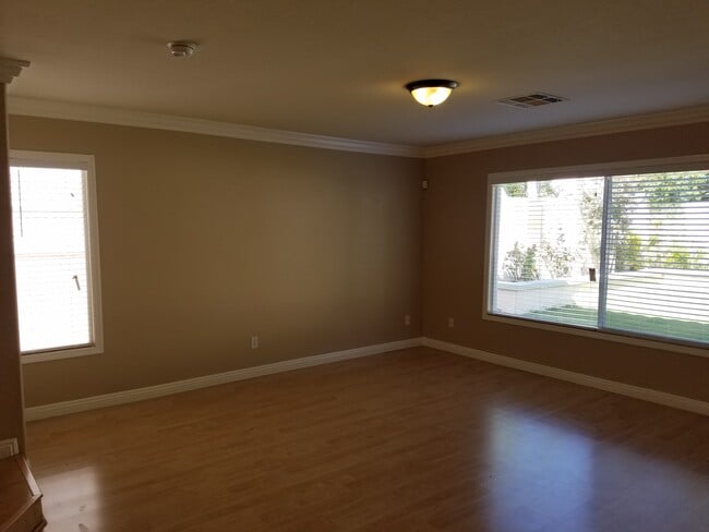 Building Photo - 9740 Powell Plateau Court