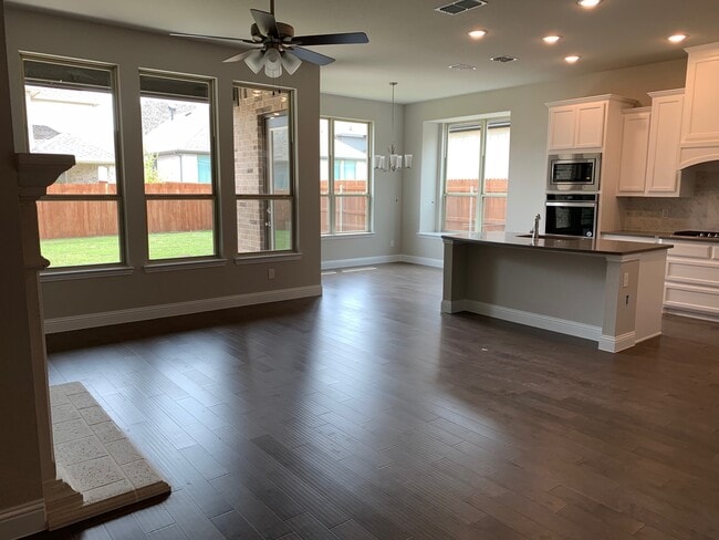 Building Photo - 14825 Blakely Way