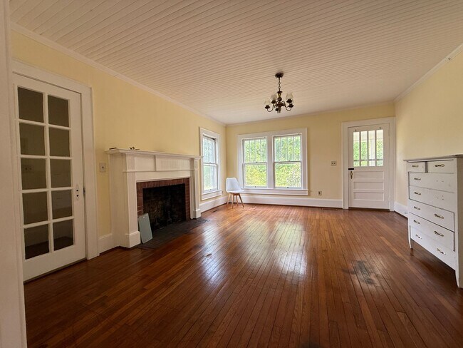 Building Photo - Ready to make the move? Great Rental near ...