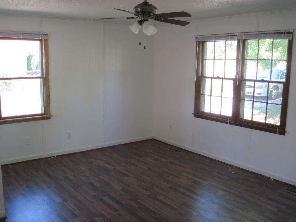 Building Photo - Country Living - Close to downtown Spring ...