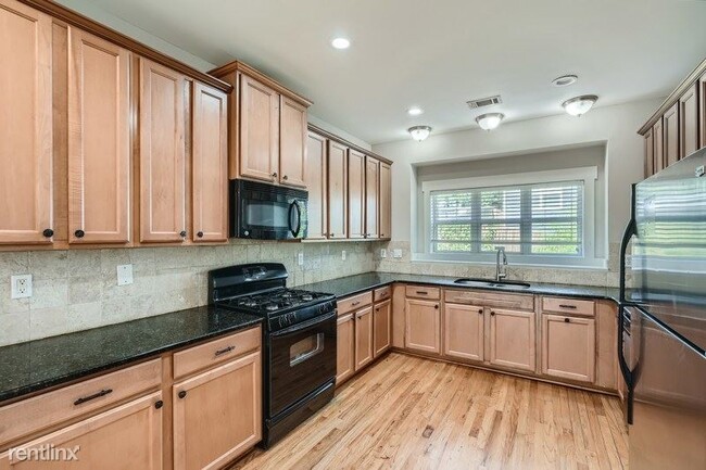 Building Photo - 3 br, 2 bath House - 2423 Brantley St NW UNIT