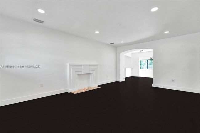 Building Photo - 9173 Byron Ave