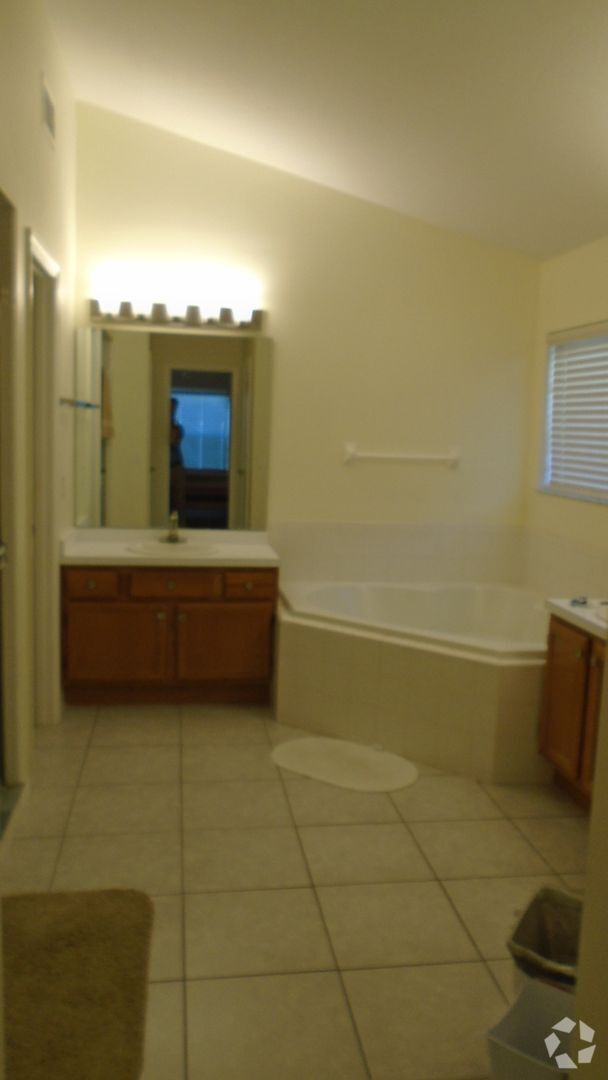 Building Photo - 958 Islander Ave