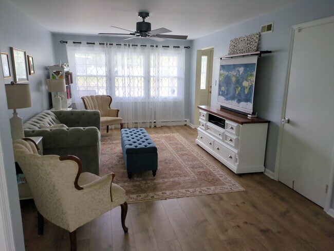 Foto del edificio - 616 Oak Dr
