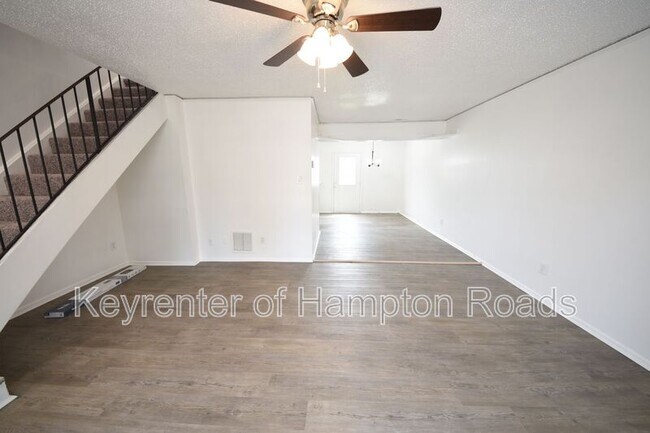 Building Photo - 3595 Windmill Dr