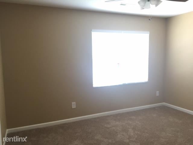 Building Photo - 4 br, 2.5 bath House - 4014 Mountainridge Dr