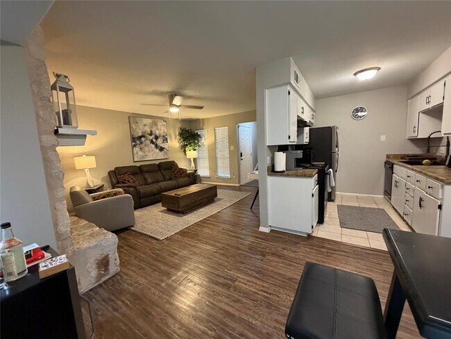 Foto del edificio - 1400 Vista Ridge Cove