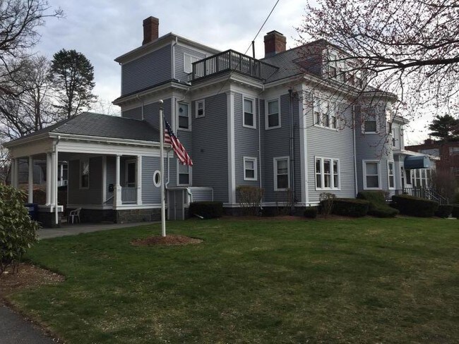 Building Photo - 153 Summer St